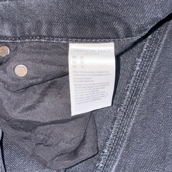 American Eagle - Black - Highest Waist '90s Boyfriend Short - Picture 5 of 6